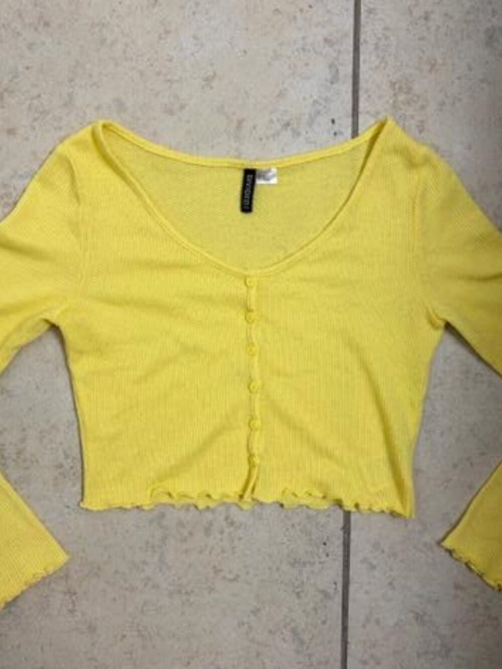 H&M Women's Yellow Cardigan Medium Cropped Ribbed Knit Lettuce Edge Button Up